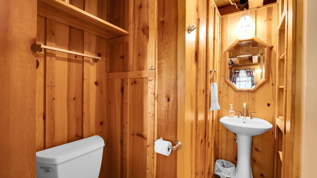Photo of Bathroom in Savanna