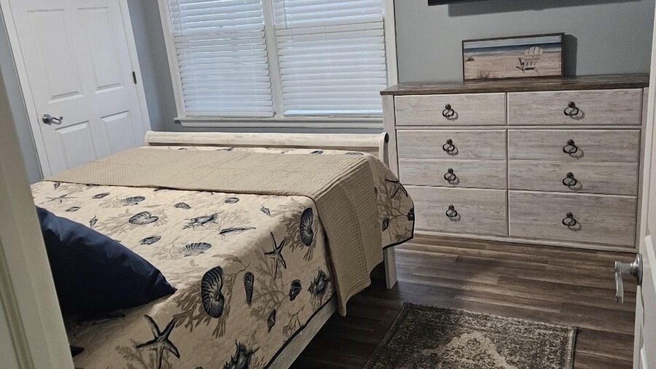 Photo of Bedroom in Seaside Heights