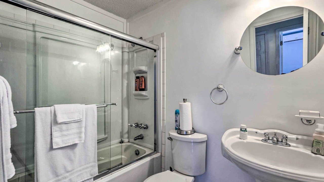 Photo of Bathroom in Calhoun County