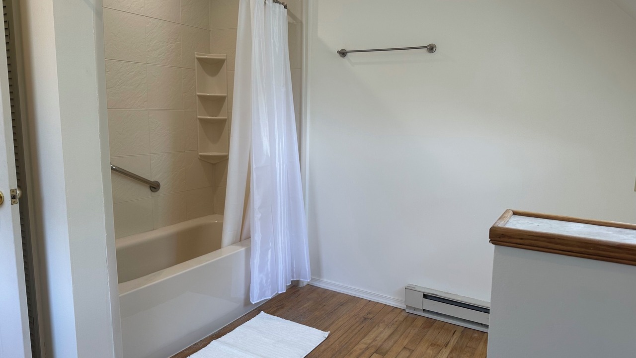 Photo of Bathroom in Woolford