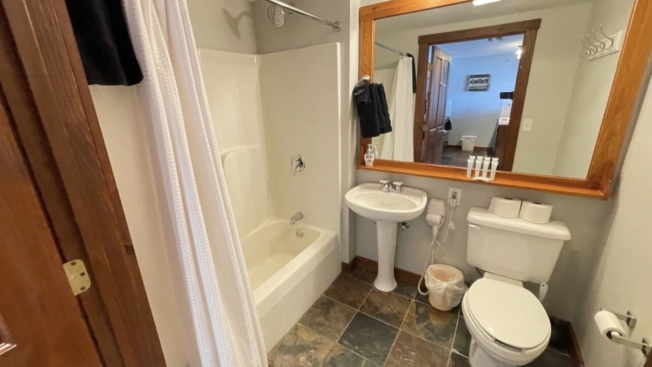 Photo of Bathroom in Edray