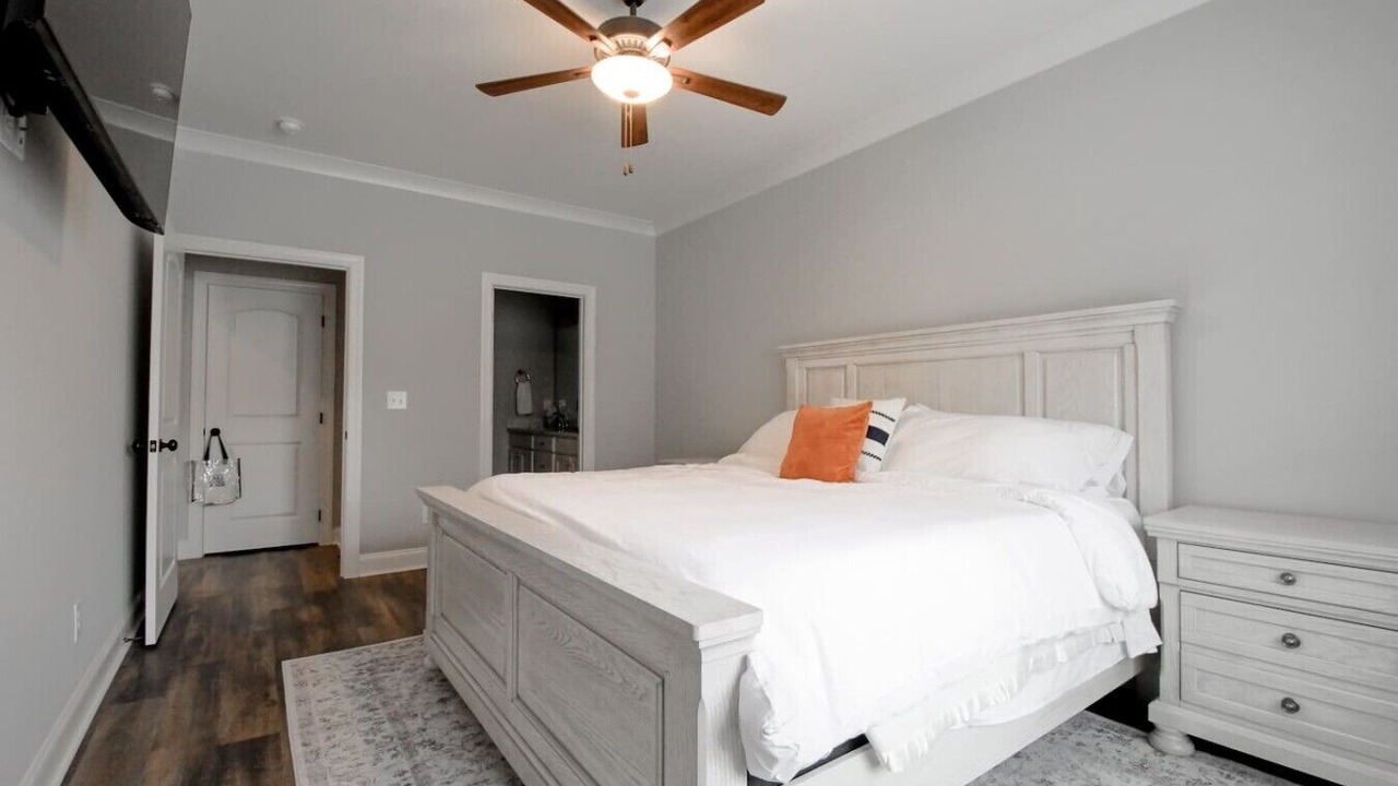Photo of Bedroom in Tallassee
