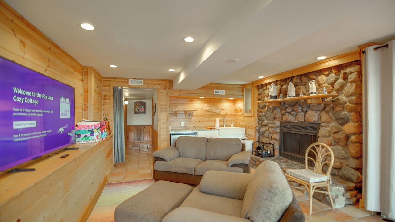 Photo of Livingroom in Fox Lake
