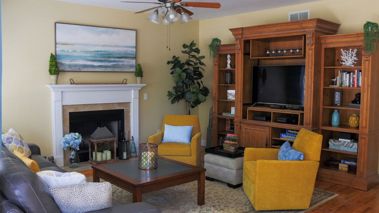 Photo of Livingroom in Avon