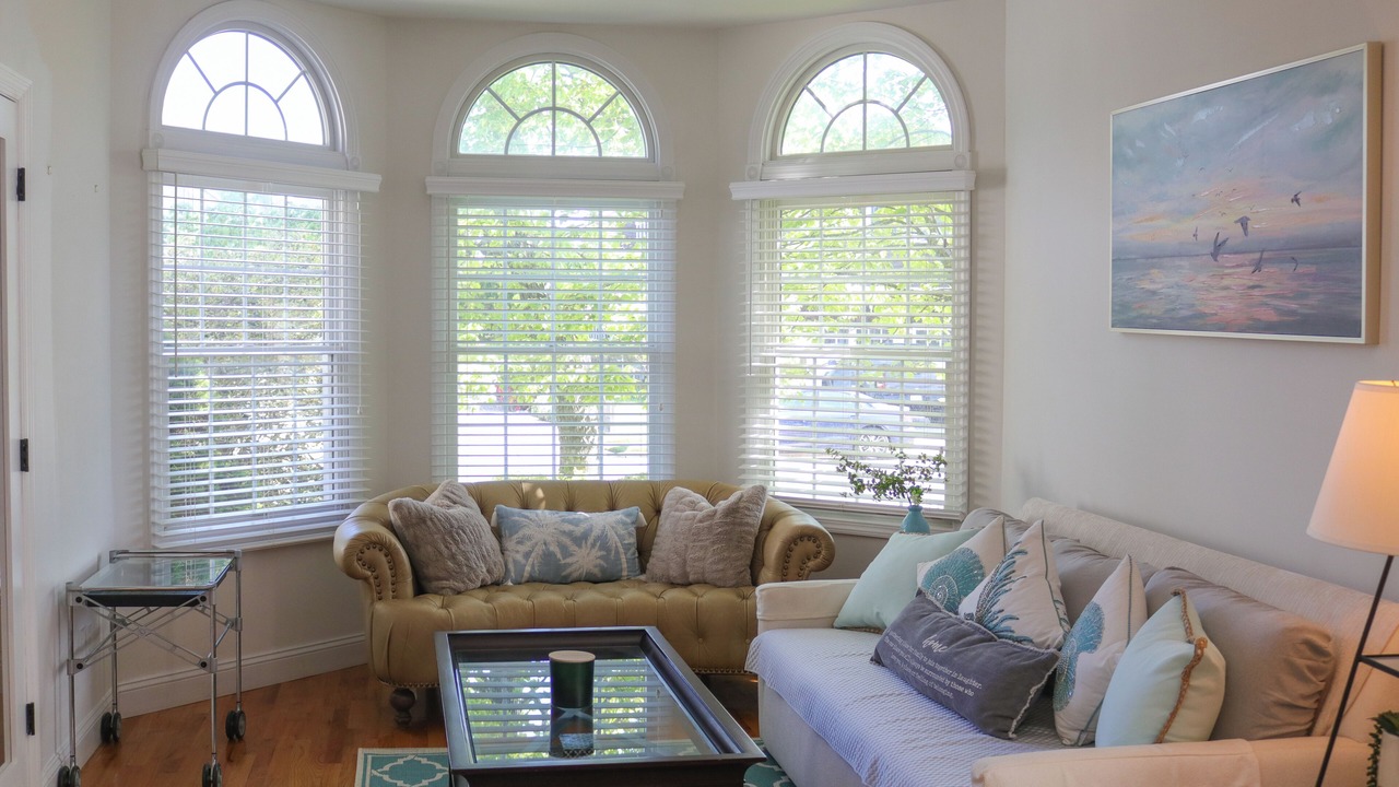 Photo of Livingroom in Avon