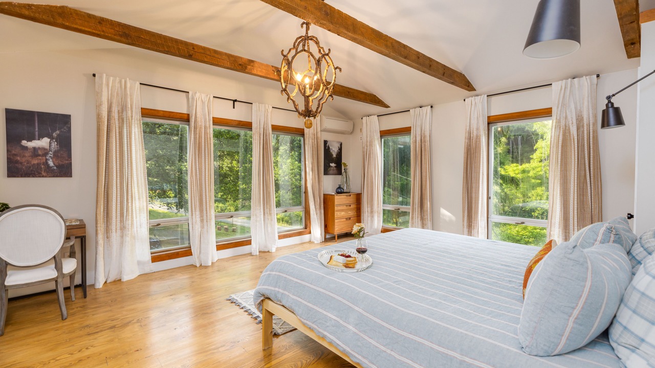 Photo of Bedroom in Sugar Grove