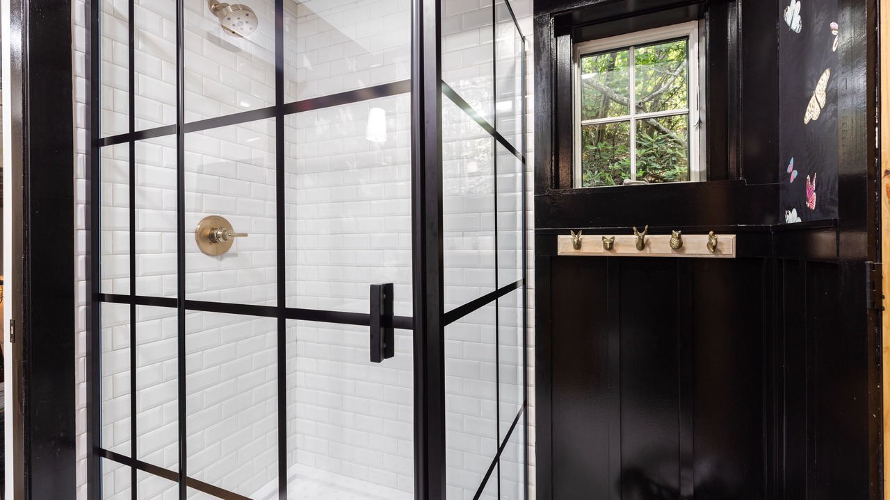 Photo of Bathroom in Sugar Grove