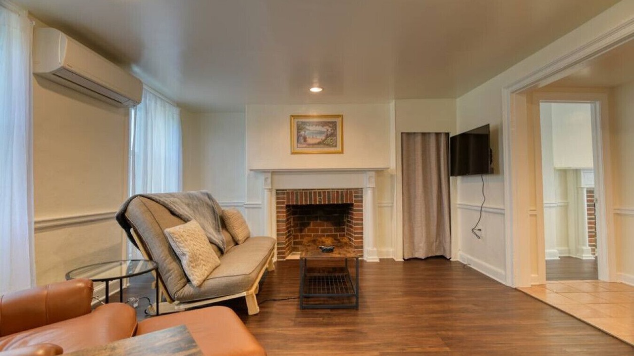 Photo of Livingroom in Perryville