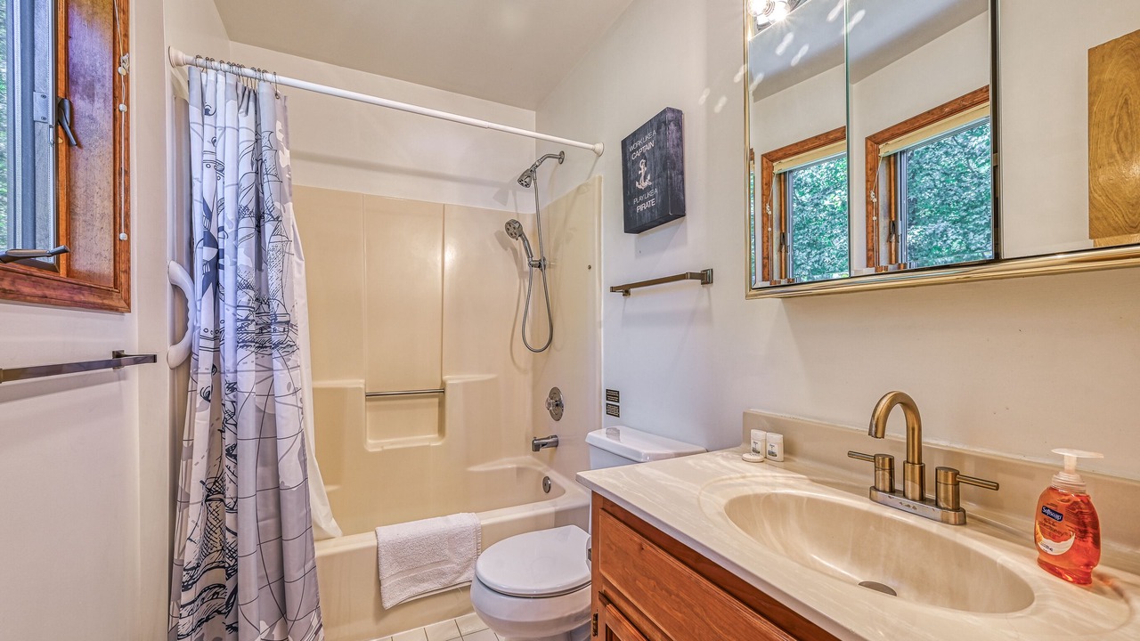 Photo of Bathroom in Lakeside Woods