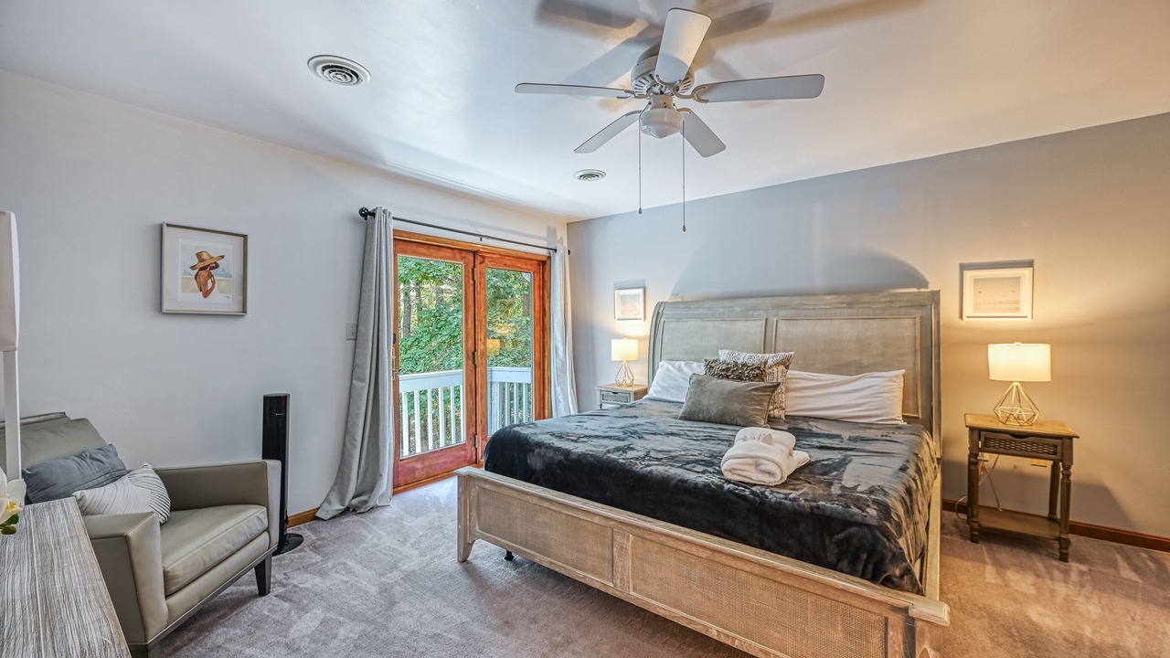 Photo of Bedroom in Lakeside Woods
