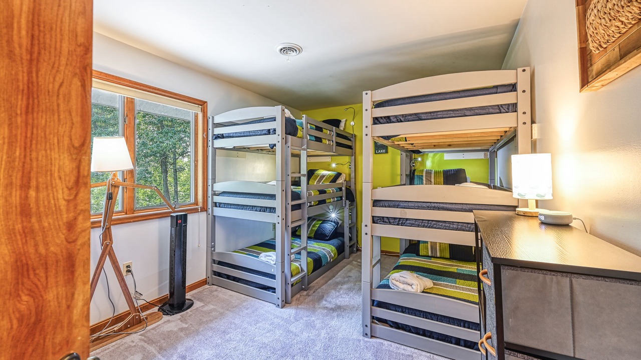 Photo of Bedroom in Lakeside Woods