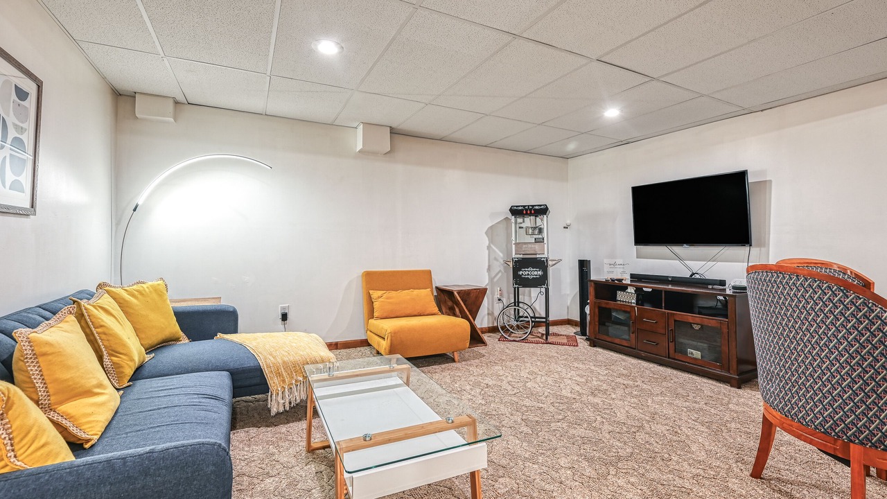 Photo of Livingroom in Lakeside Woods