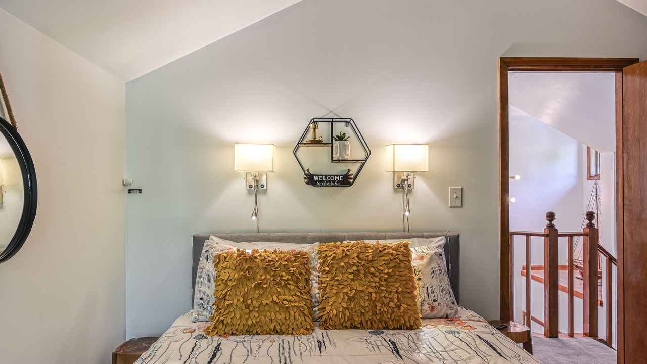 Photo of Bedroom in Lakeside Woods