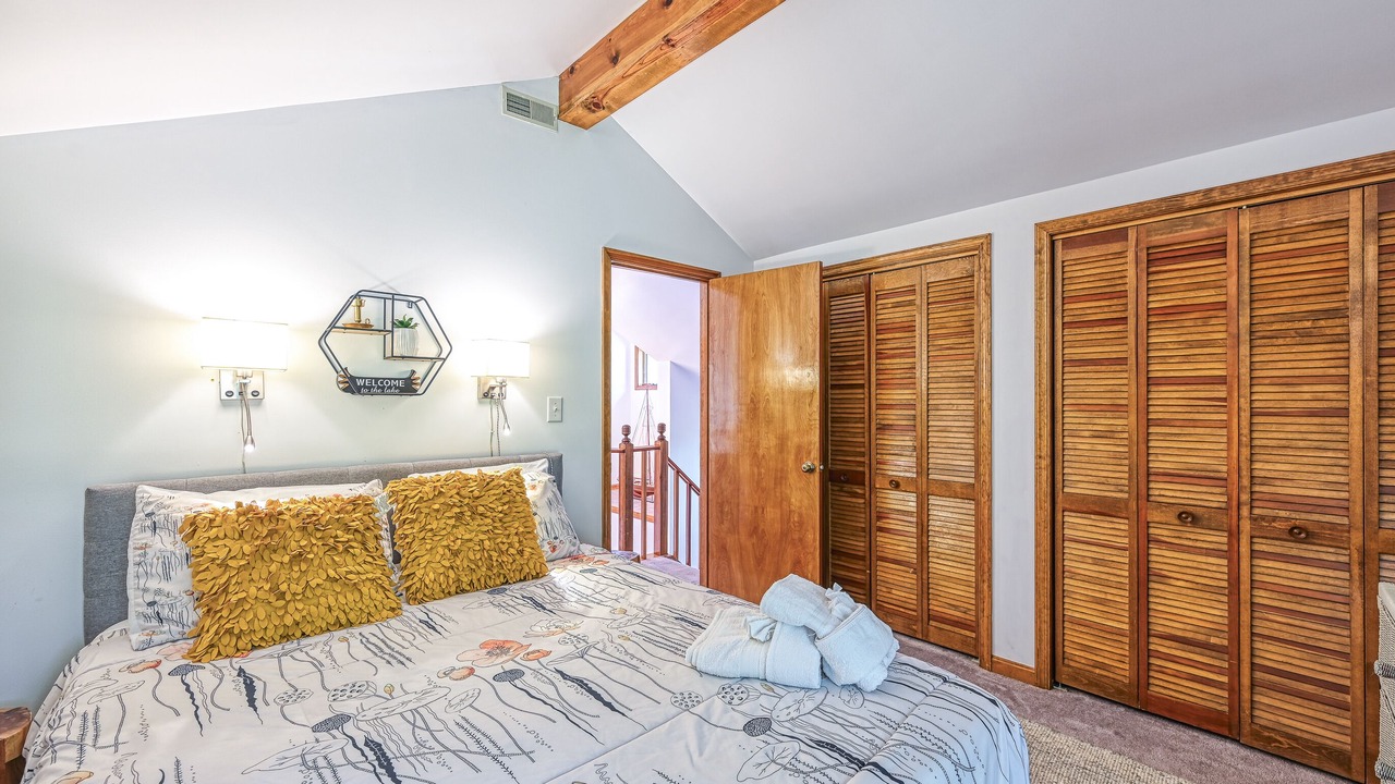 Photo of Bedroom in Lakeside Woods