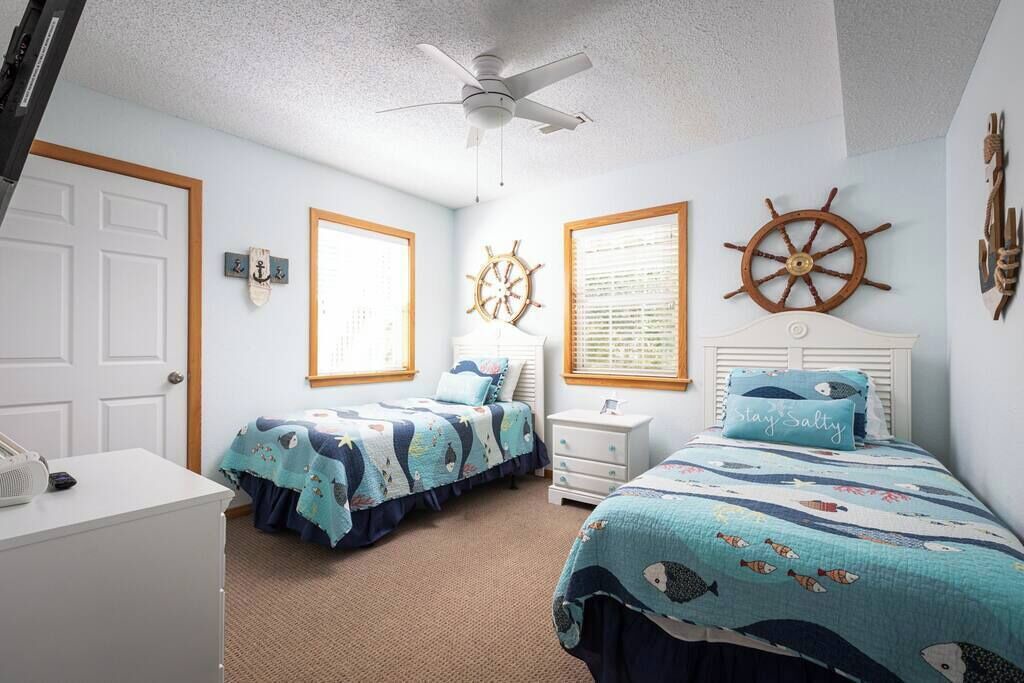 Photo of Bedroom in Corolla Light