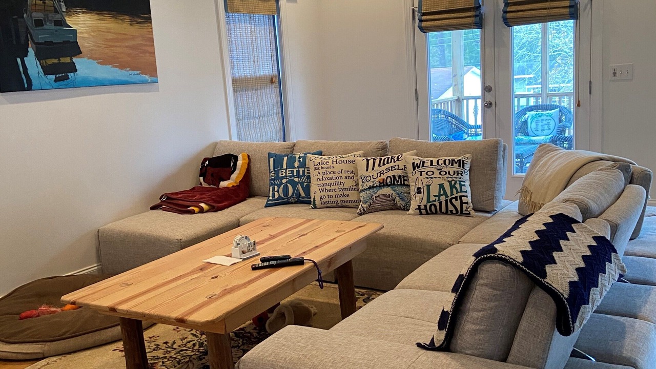 Photo of Livingroom in White Lake
