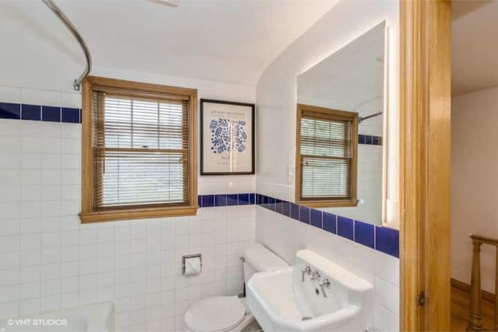 Photo of Bathroom in Mann