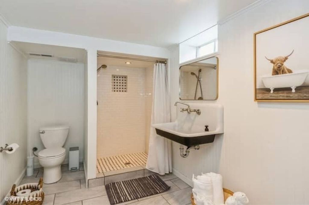 Photo of Bathroom in Mann