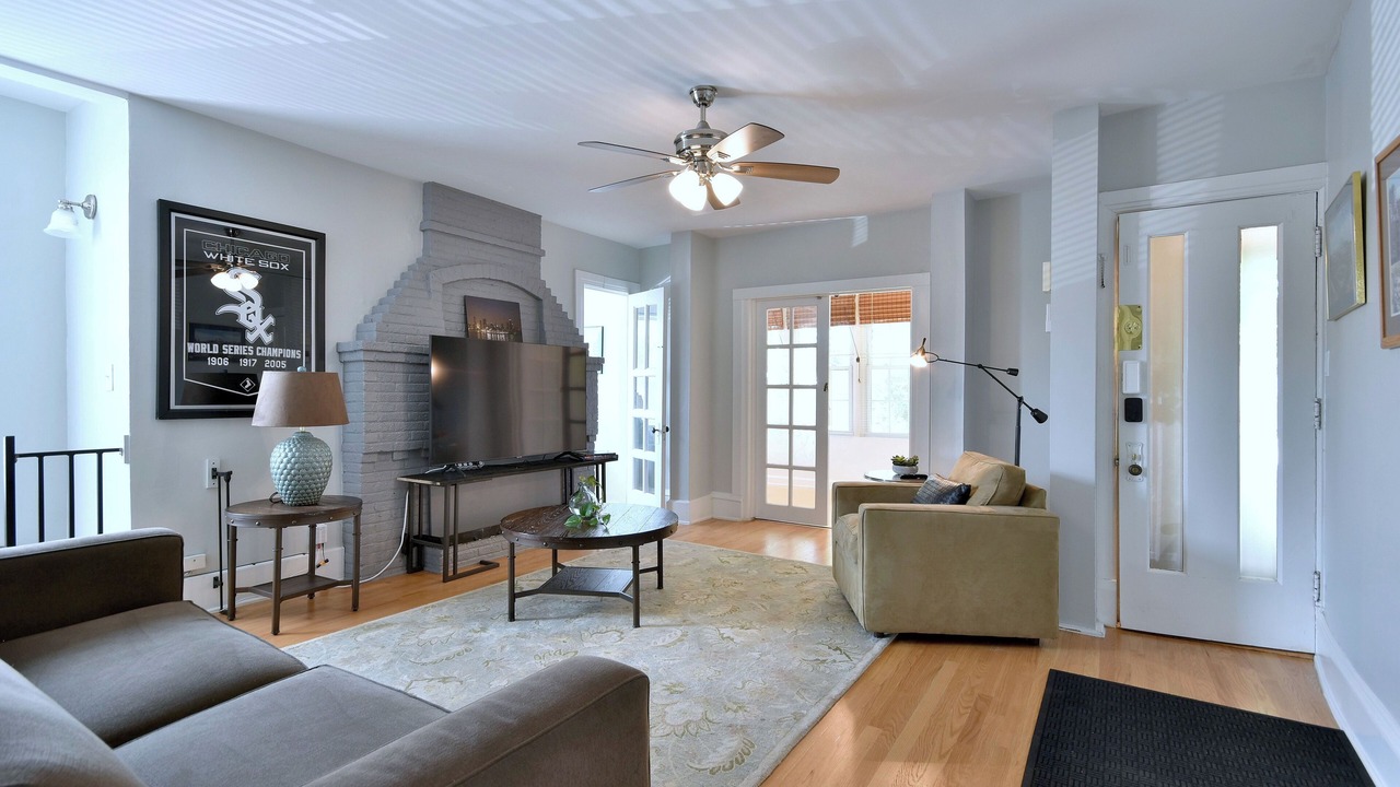 Photo of Livingroom in Oak Park