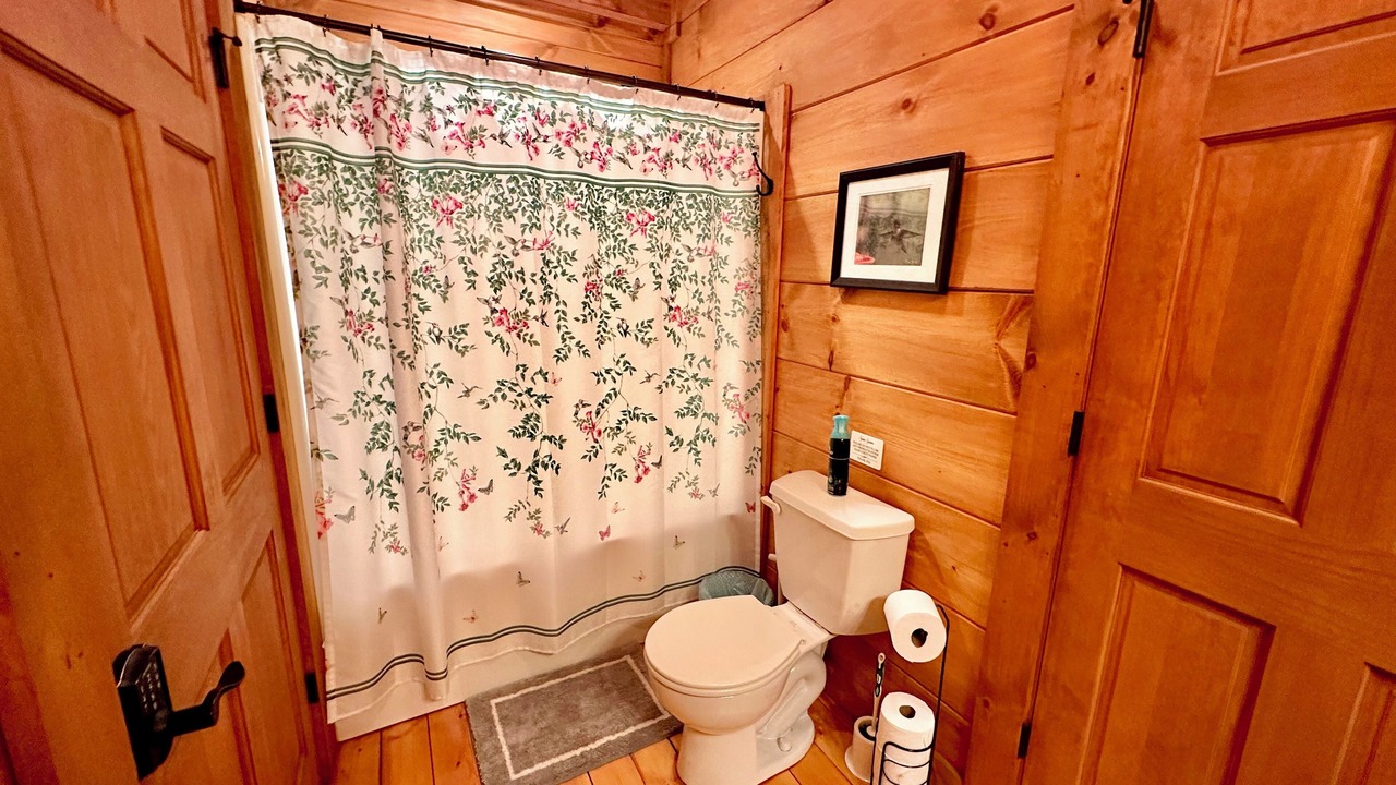 Photo of Bathroom in Chickamauga