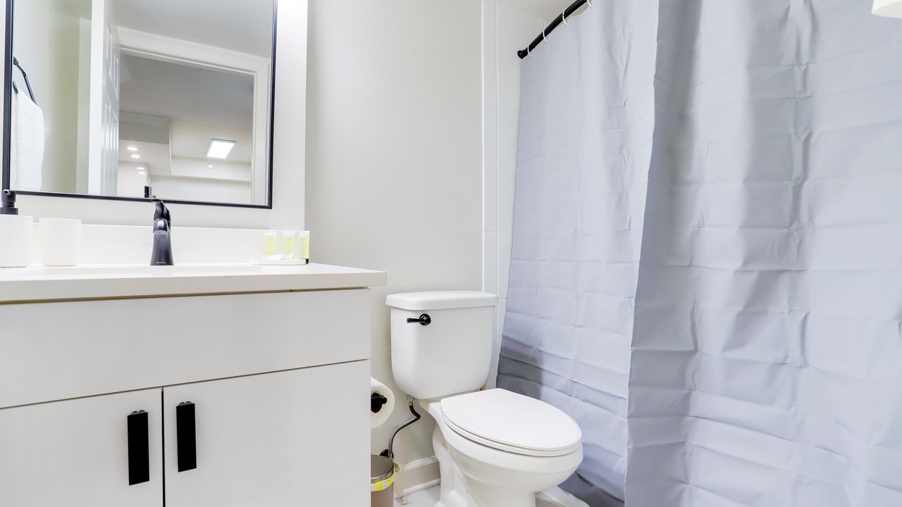 Photo of Bathroom in Pentagon City
