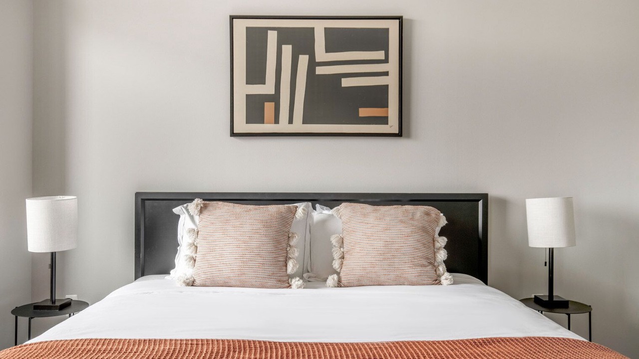 Photo of Bedroom in Woodmont Triangle