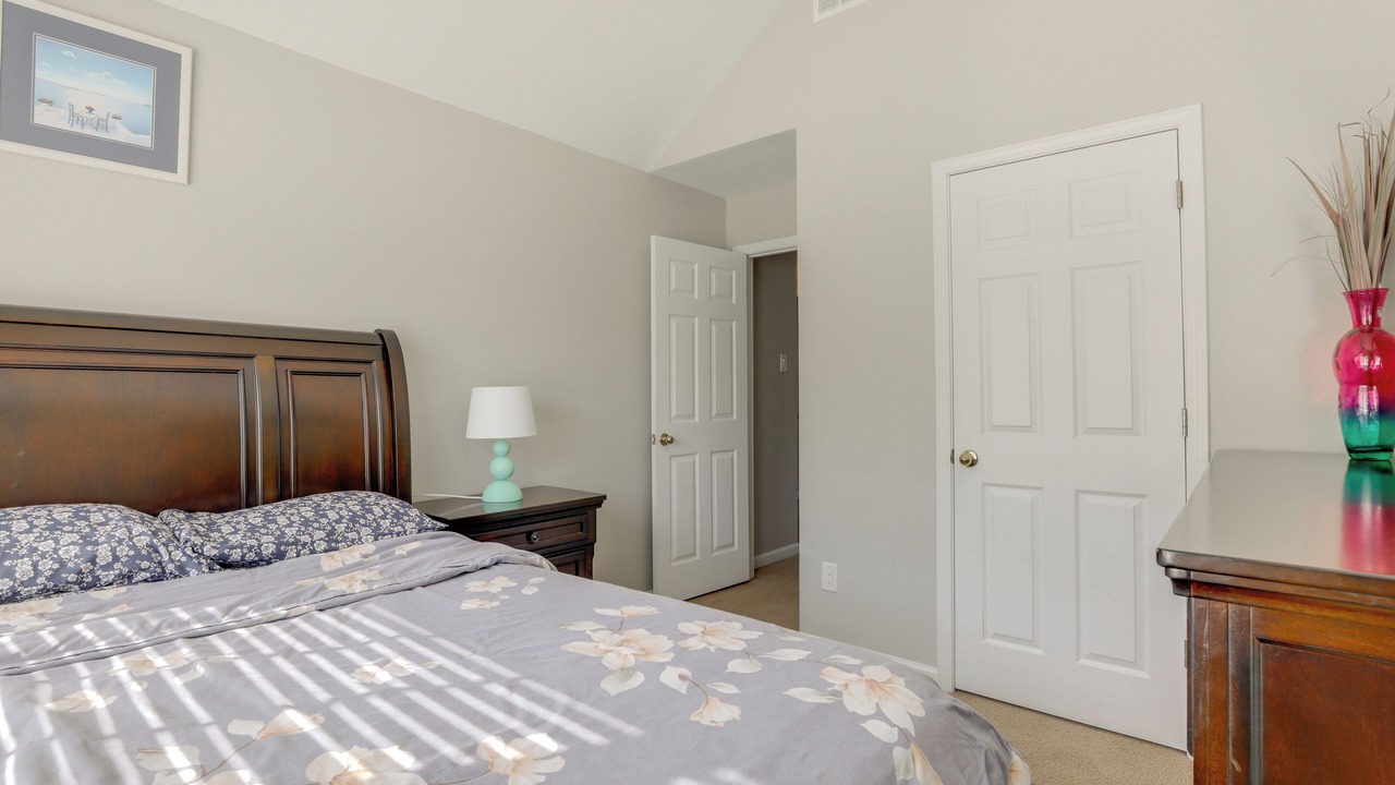 Photo of Bedroom in Roswell