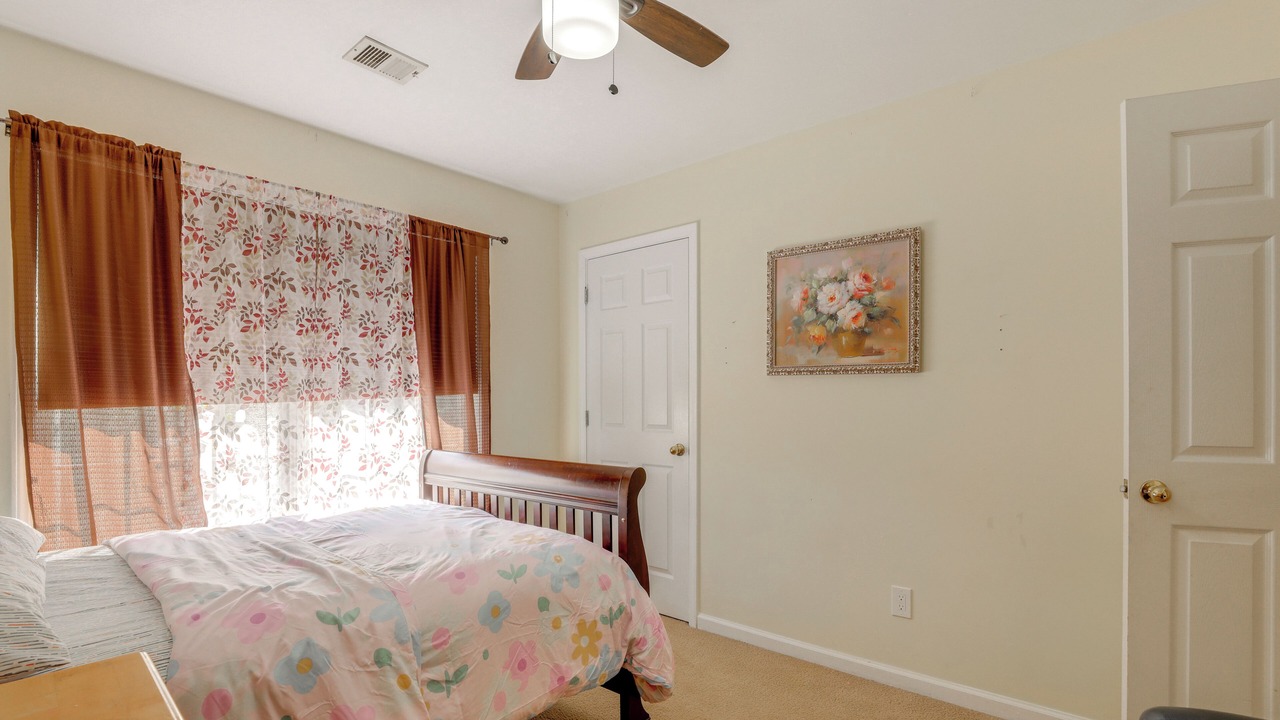 Photo of Bedroom in Roswell