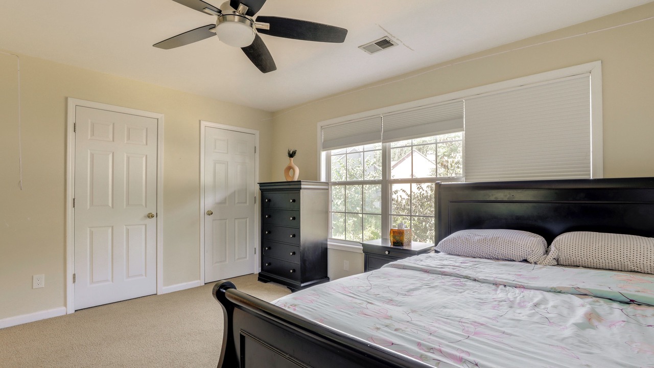 Photo of Bedroom in Roswell