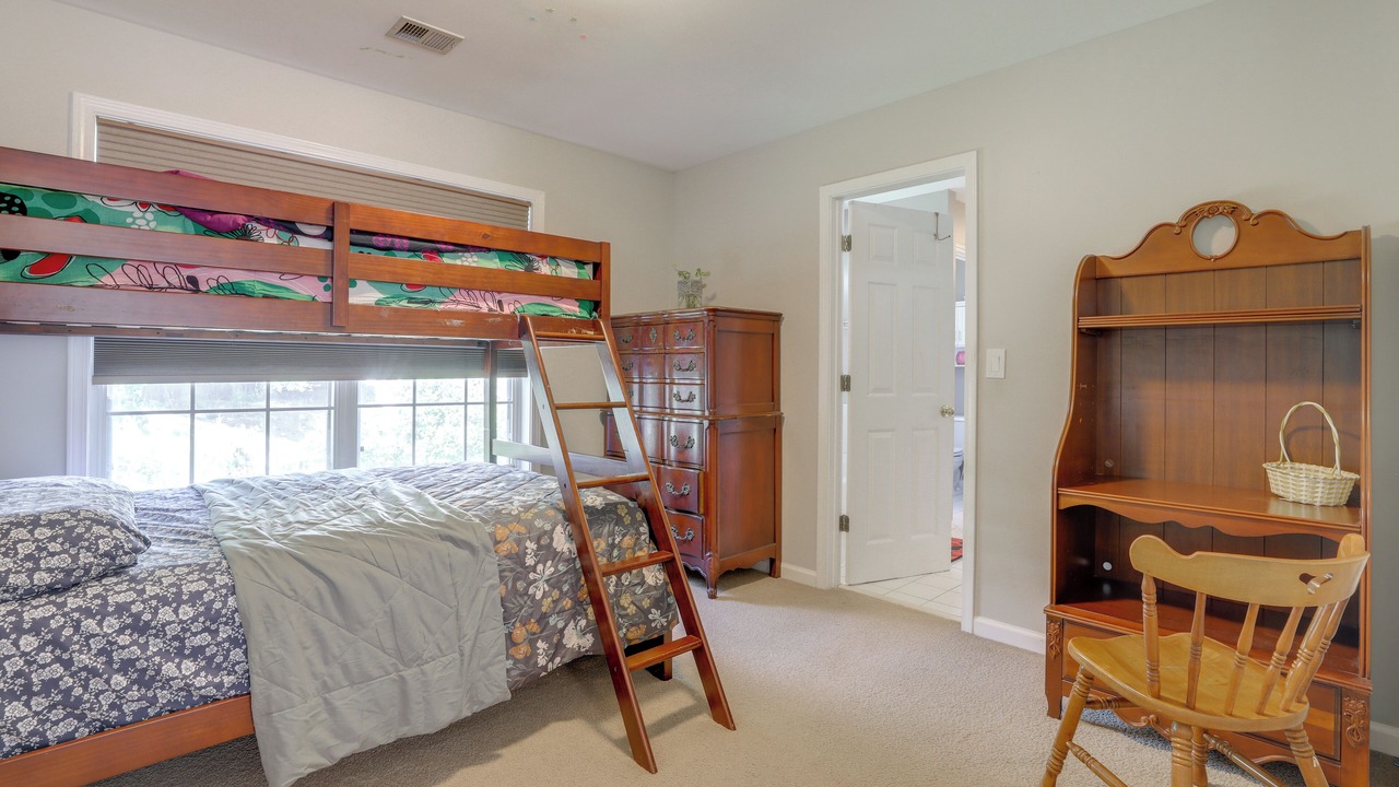 Photo of Bedroom in Roswell