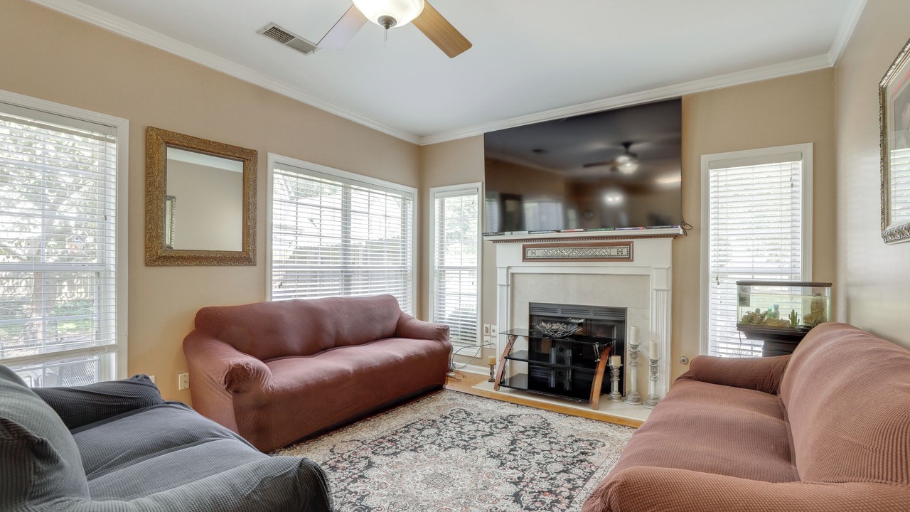Photo of Livingroom in Roswell