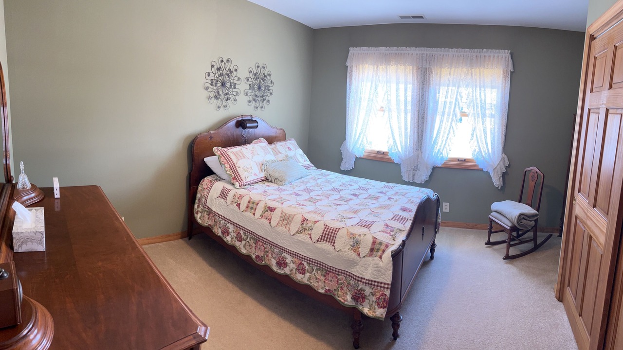Photo of Bedroom in Round Lake