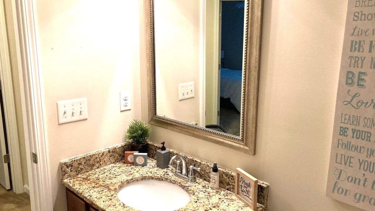 Photo of Bathroom in Huntcliff
