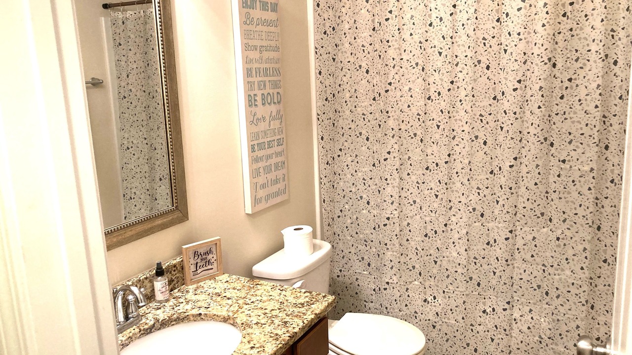 Photo of Bathroom in Huntcliff