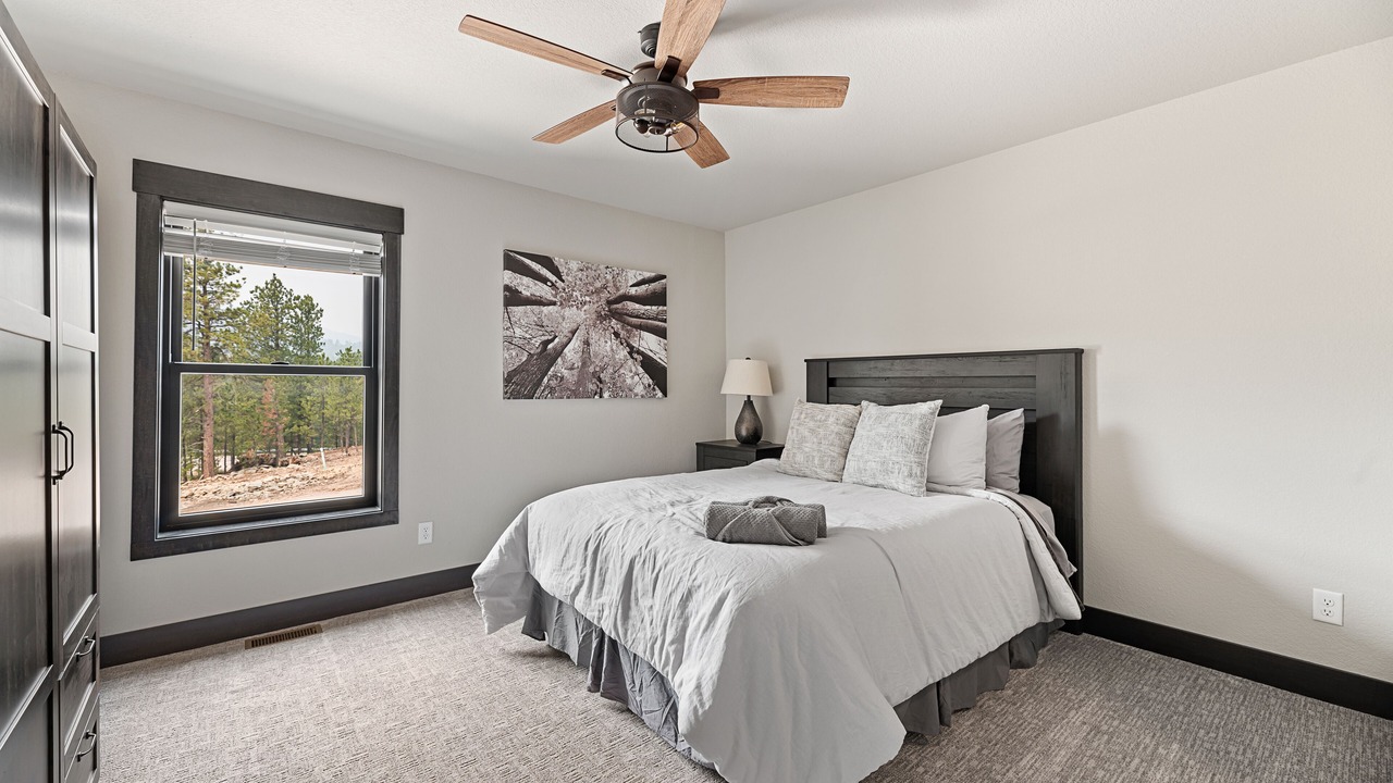 Photo of Bedroom in Lead
