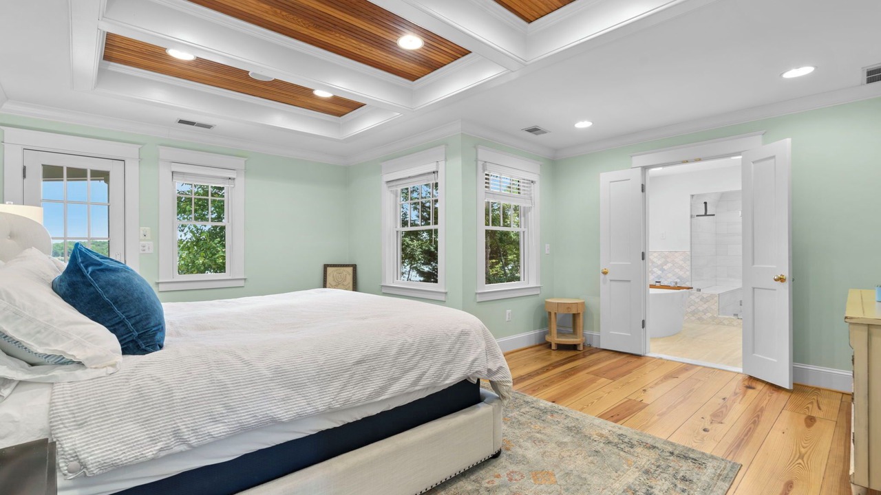 Photo of Bedroom in Edgewater