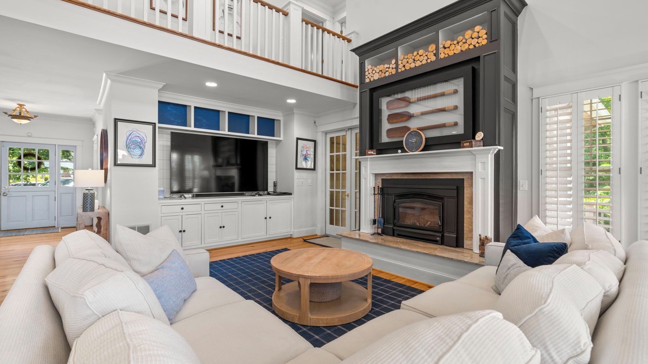 Photo of Livingroom in Edgewater