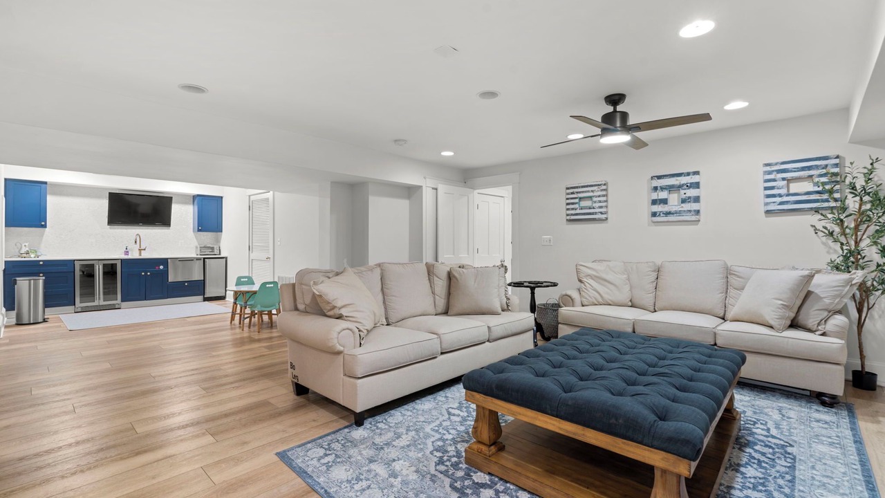 Photo of Livingroom in Edgewater