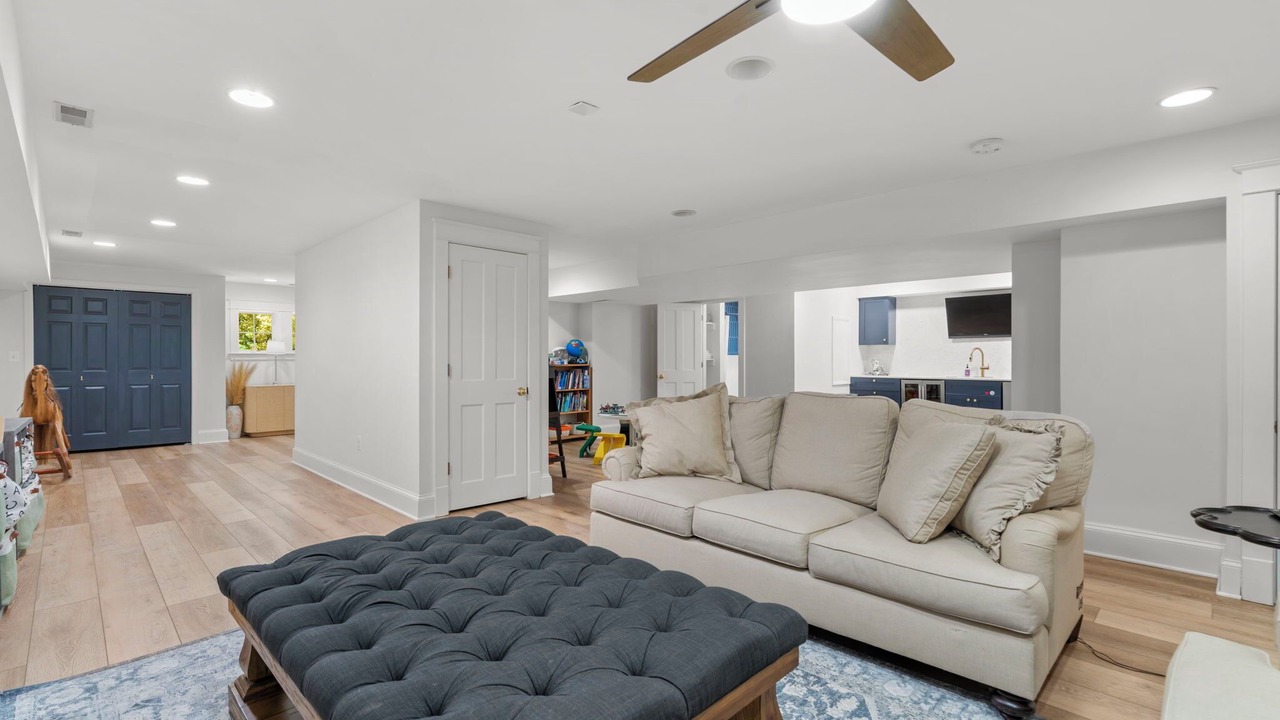 Photo of Livingroom in Edgewater