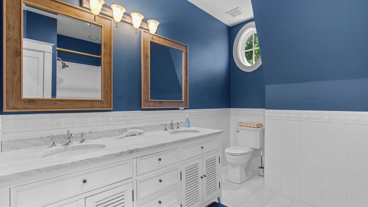 Photo of Bathroom in Edgewater