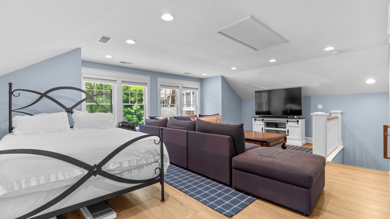 Photo of Bedroom in Edgewater