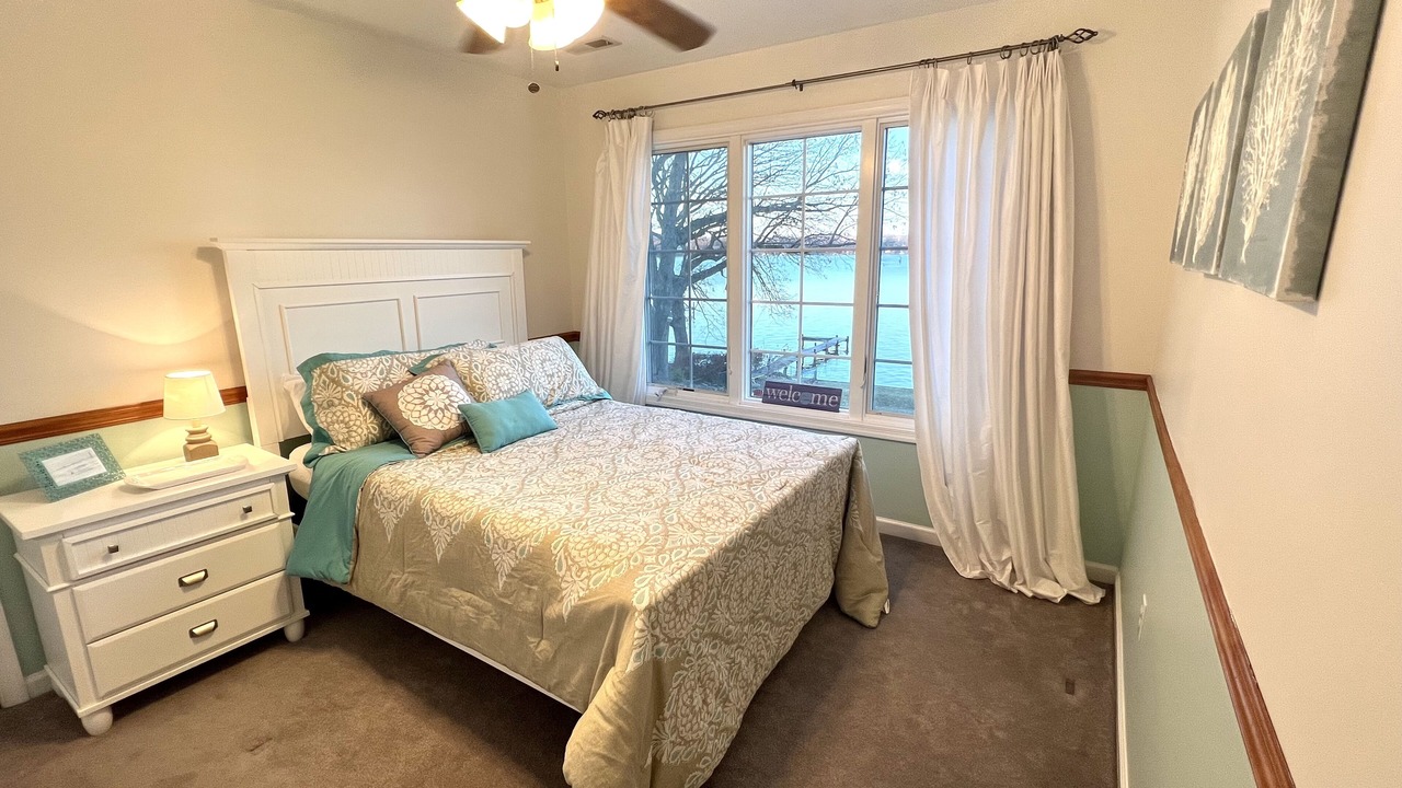 Photo of Bedroom in Edgewood