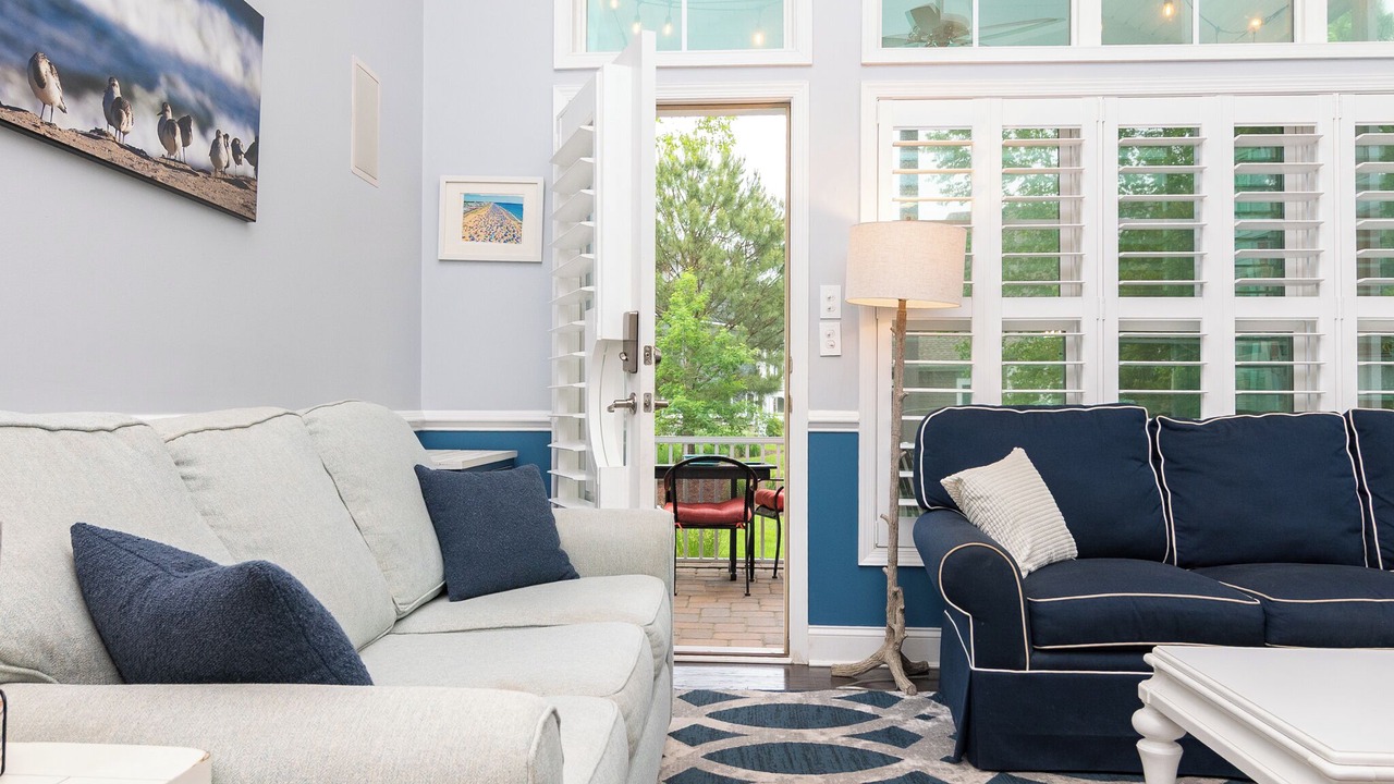Photo of Livingroom in Bayside