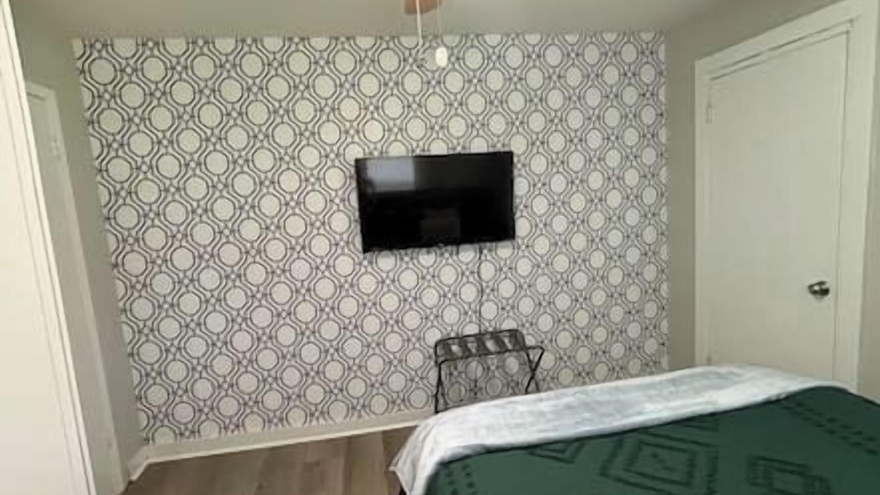 Photo of Bedroom in Kodak