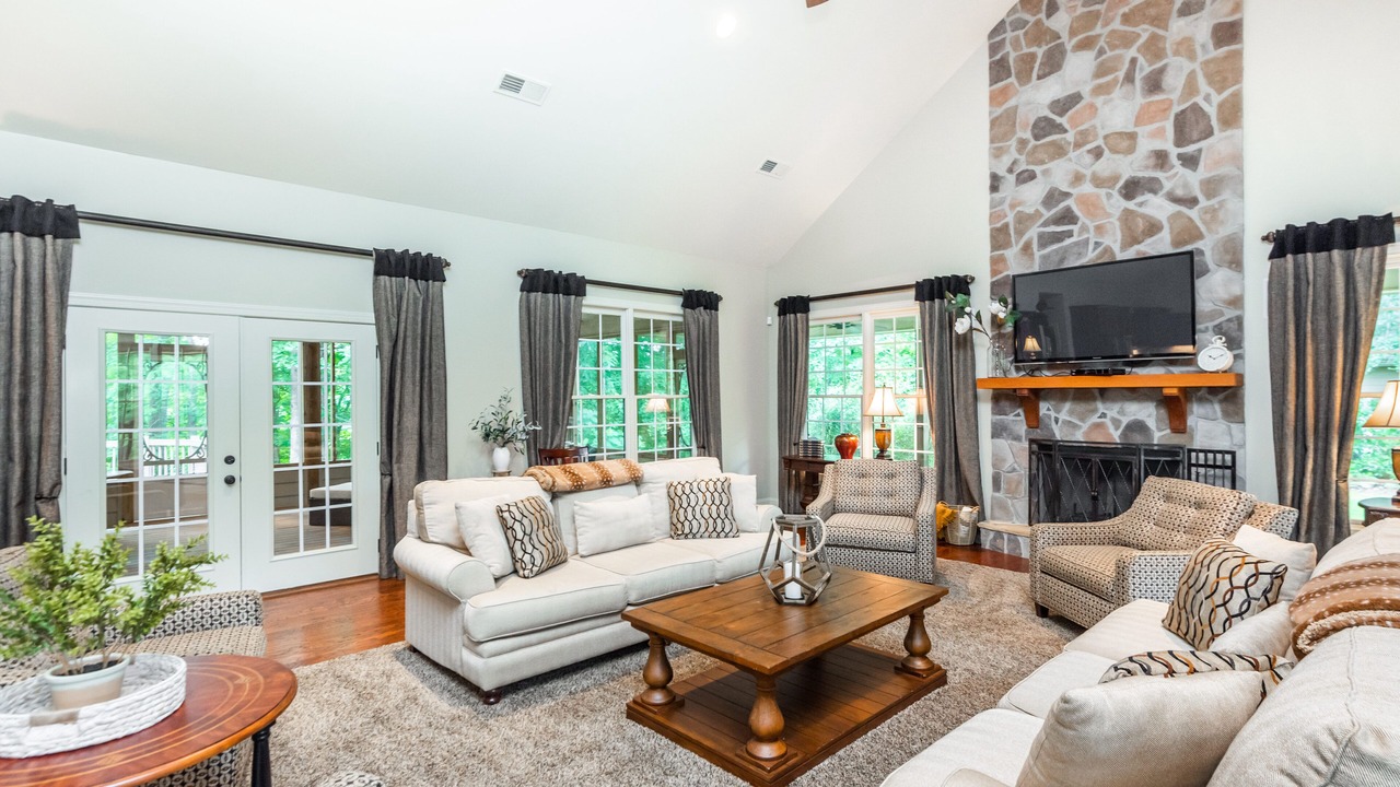 Photo of Livingroom in Calhoun