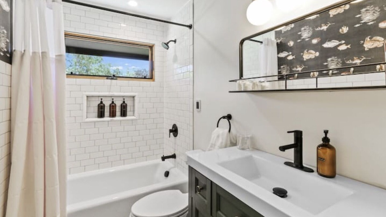 Photo of Bathroom in Country Club Estates