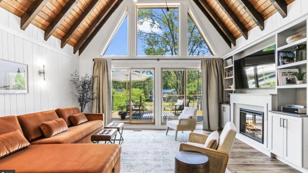 Photo of Livingroom in Country Club Estates