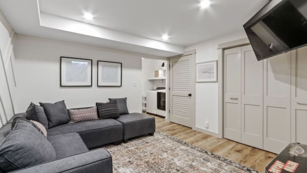 Photo of Bedroom in Country Club Estates