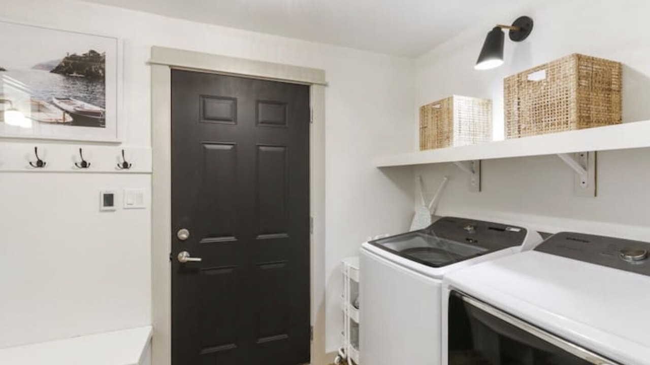 Photo of Bedroom in Country Club Estates
