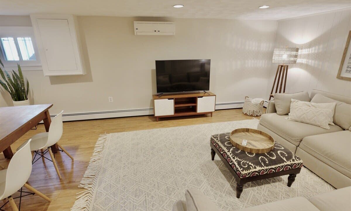 Photo of Livingroom in 16th Street Heights
